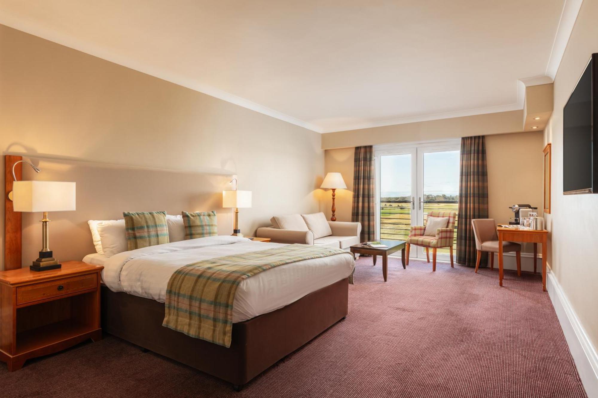 Carnoustie Golf Hotel 'A Bespoke Hotel' מראה חיצוני תמונה